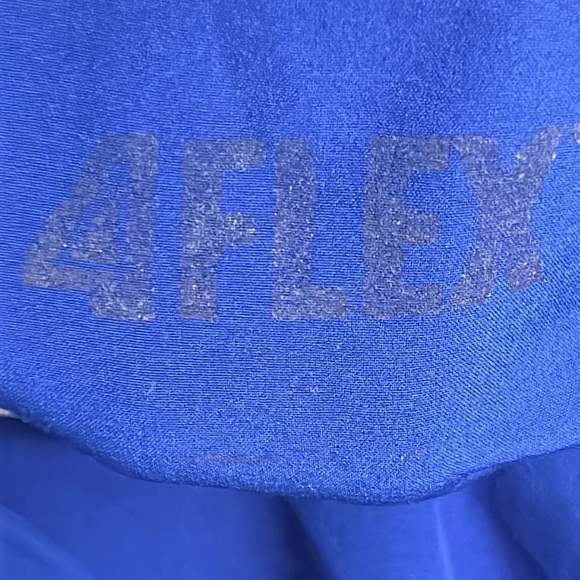 4FLEX Royal blue scrubs top - Picture 3 of 3